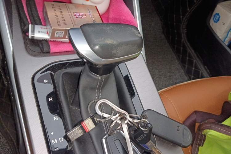 Used Geely Auto Emgrand 2023 4th Generation Champion Edition 1.5L CVT Prestige Model Gear Lever