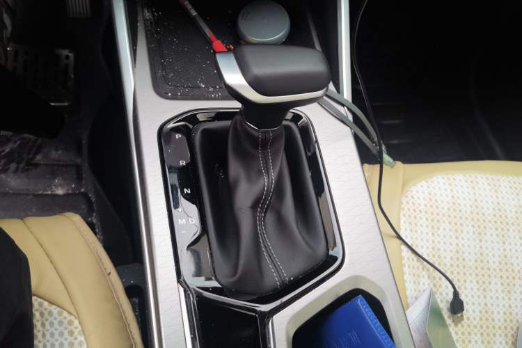 Used Geely Auto Emgrand 2023 4th Generation Champion Edition 1.5L CVT Luxury Model Gear Lever