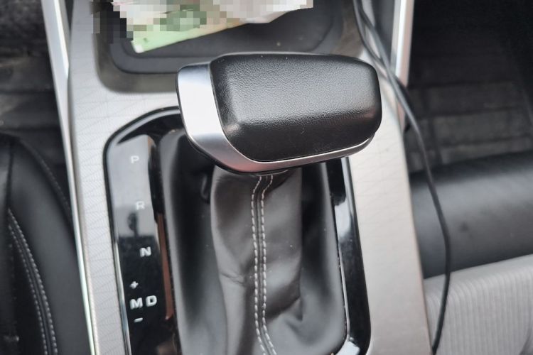 Used Geely Auto Emgrand 2023 4th Generation Champion Edition 1.5L CVT Luxury Model Gear Lever