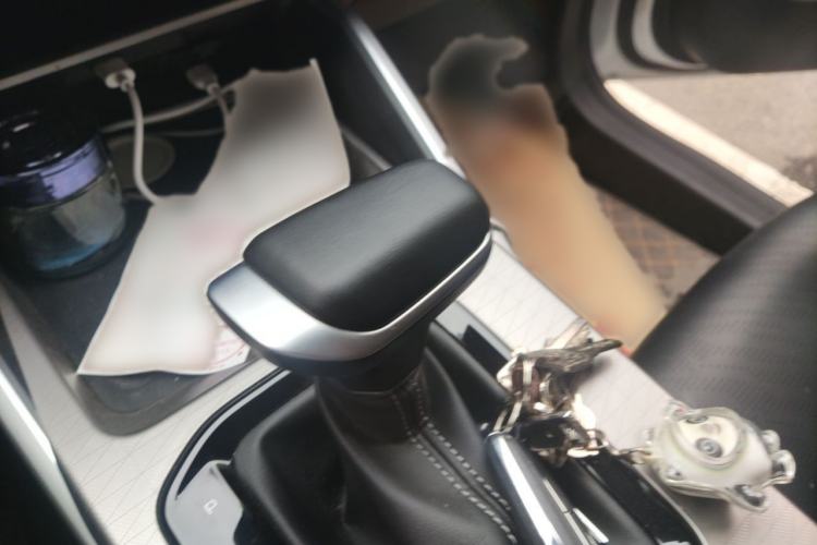 Used Geely Auto Emgrand 2023 4th Generation Champion Edition 1.5L CVT Prestige Model Gear Lever
