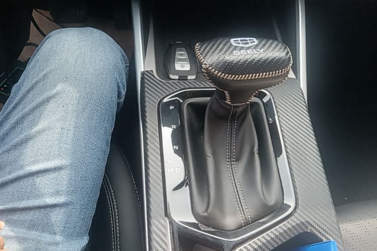Used Geely Auto Emgrand 2023 4th Generation Champion Edition 1.5L CVT Luxury Model Gear Lever