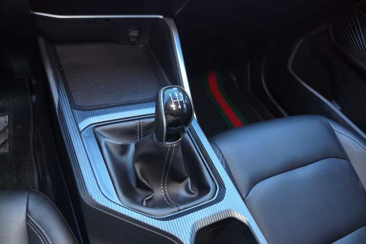 Used Geely Auto Emgrand 2023 4th Generation Champion Edition 1.5L Manual Luxury Model Gear Lever