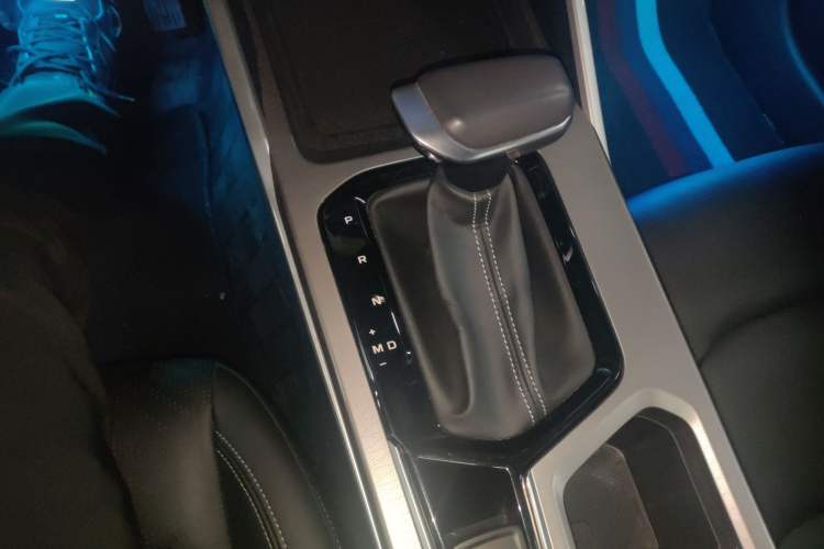 Used Geely Auto Emgrand 2023 4th Generation Champion Edition 1.5L CVT Prestige Model Gear Lever