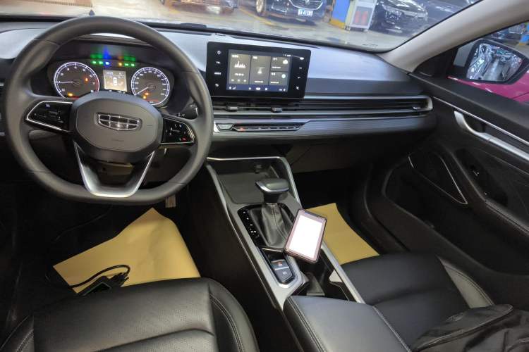 Used Geely Auto Emgrand 2023 4th Generation Champion Edition 1.5L CVT Luxury Model Gear Lever