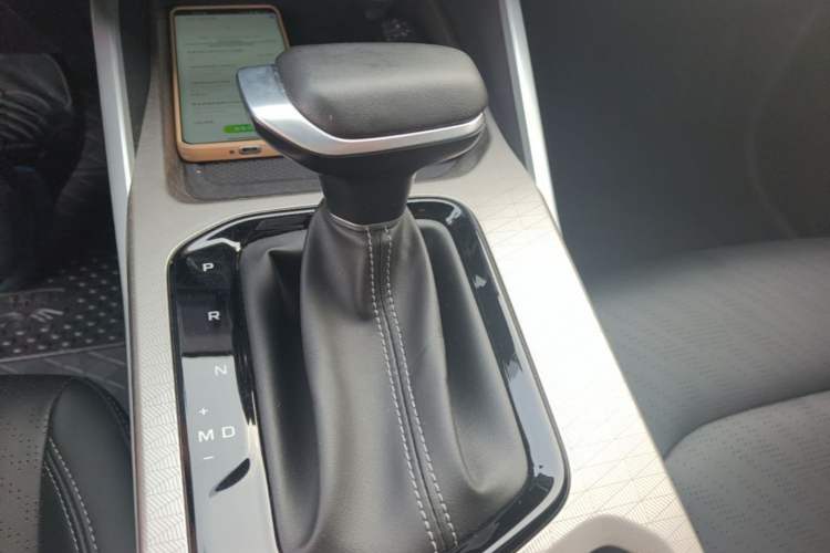 Used Geely Auto Emgrand 2023 4th Generation Champion Edition 1.5L CVT Luxury Model Gear Lever
