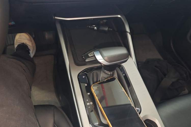 Used Geely Auto Emgrand 2023 4th Generation Champion Edition 1.5L CVT Luxury Model Gear Lever