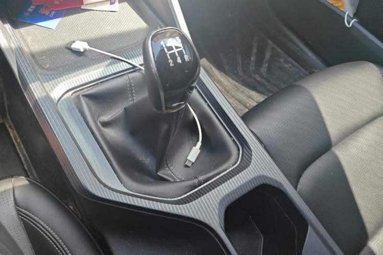 Used Geely Auto Emgrand 2023 4th Generation Champion Edition 1.5L Manual Luxury Model Gear Lever