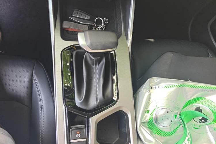 Used Geely Auto Emgrand 2023 4th Generation Champion Edition 1.5L CVT Luxury Model Gear Lever
