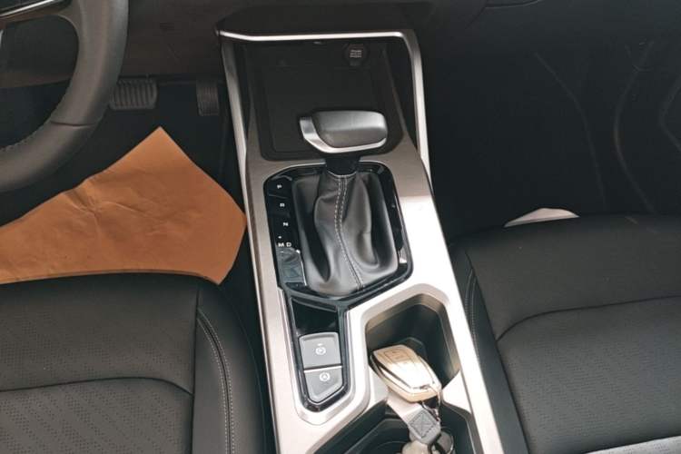 Used Geely Auto Emgrand 2023 4th Generation Champion Edition 1.5L CVT Prestige Model Gear Lever