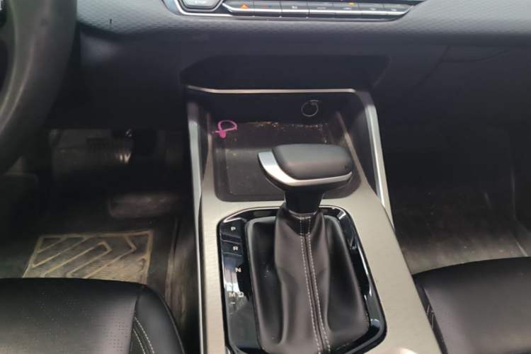 Used Geely Auto Emgrand 2023 4th Generation Champion Edition 1.5L CVT Prestige Model Gear Lever