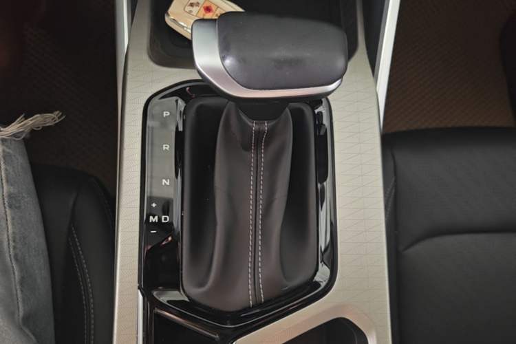 Used Geely Auto Emgrand 2023 4th Generation Champion Edition 1.5L CVT Luxury Model Gear Lever
