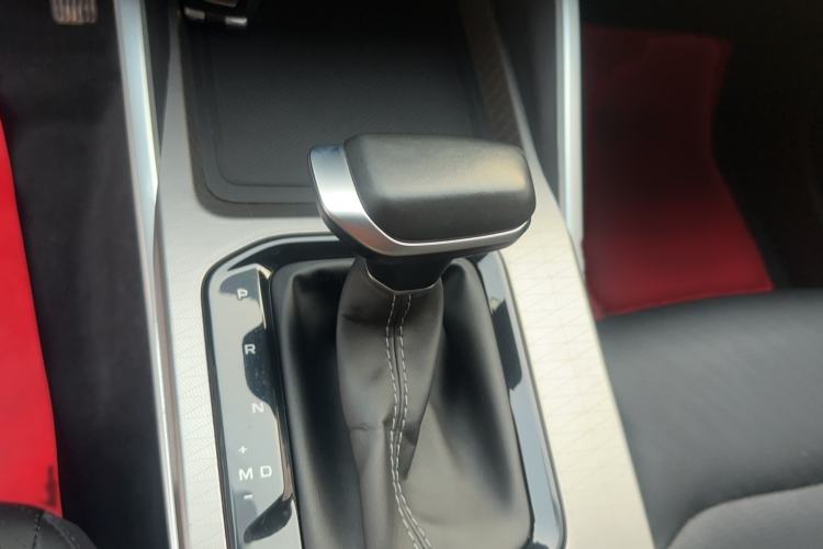 Used Geely Auto Emgrand 2023 4th Generation Champion Edition 1.5L CVT Prestige Model Gear Lever