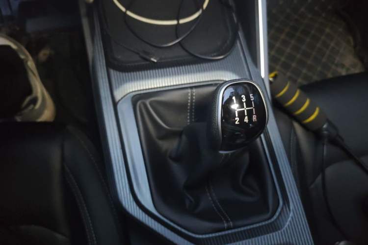 Used Geely Auto Emgrand 2023 4th Generation Champion Edition 1.5L Manual Luxury Model Gear Lever