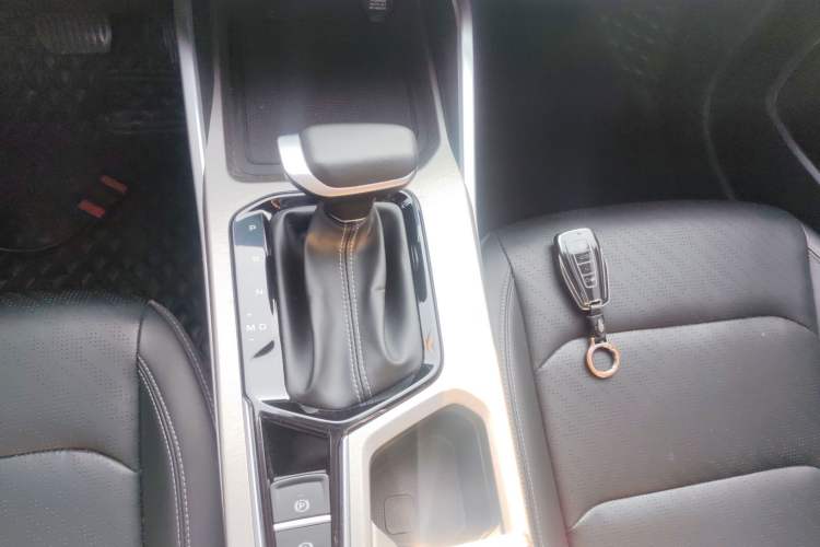Used Geely Auto Emgrand 2023 4th Generation Champion Edition 1.5L CVT Prestige Model Gear Lever