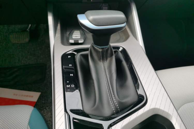 Used Geely Auto Emgrand 2023 4th Generation Champion Edition 1.5L CVT Flagship Model Gear Lever