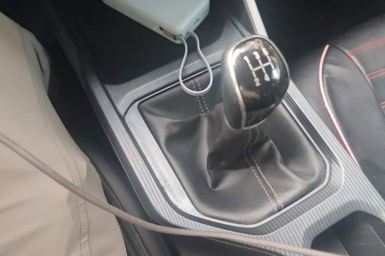 Used Geely Auto Emgrand 2023 4th Generation Champion Edition 1.5L Manual Luxury Model Gear Lever