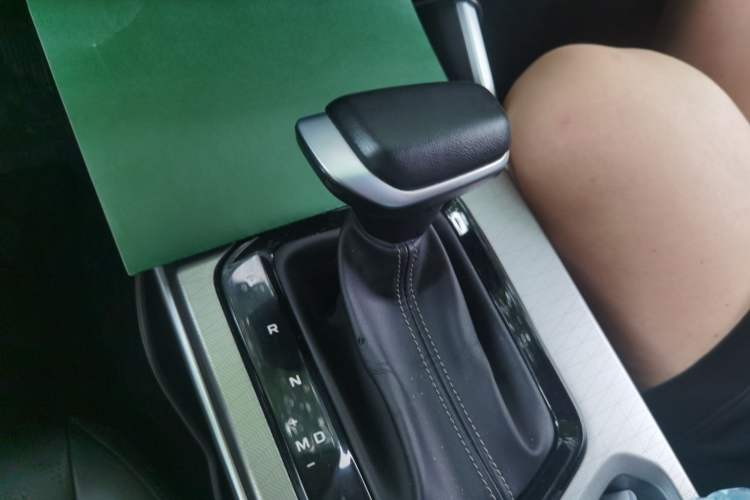 Used Geely Auto Emgrand 2023 4th Generation Champion Edition 1.5L CVT Prestige Model Gear Lever