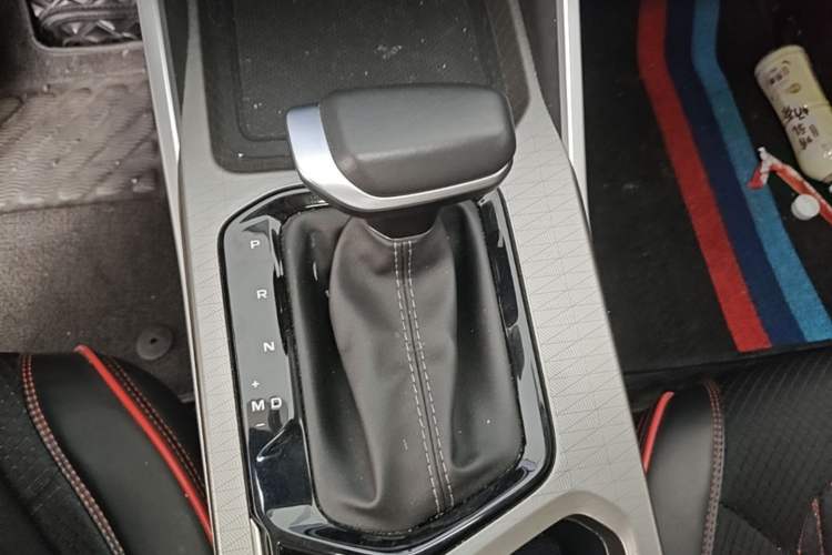 Used Geely Auto Emgrand 2023 4th Generation Champion Edition 1.5L CVT Prestige Model Gear Lever