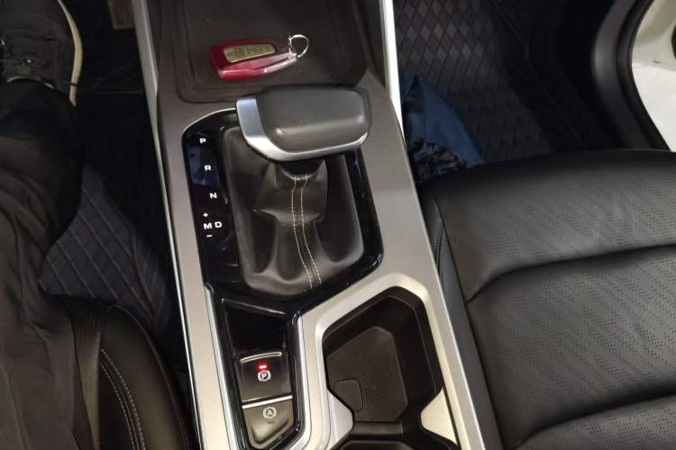 Used Geely Auto Emgrand 2023 4th Generation Champion Edition 1.5L CVT Prestige Model Gear Lever
