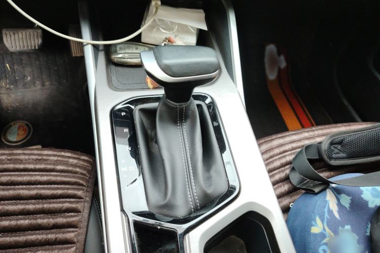 Used Geely Auto Emgrand 2023 4th Generation Champion Edition 1.5L CVT Luxury Model Gear Lever