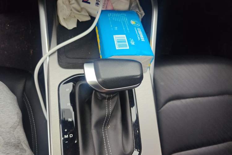 Used Geely Auto Emgrand 2023 4th Generation Champion Edition 1.5L CVT Luxury Model Gear Lever