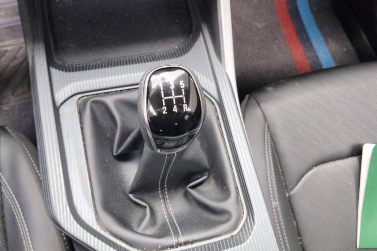 Used Geely Auto Emgrand 2023 4th Generation Champion Edition 1.5L Manual Luxury Model Gear Lever