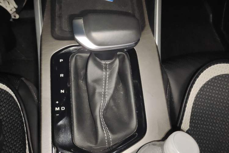 Used Geely Auto Emgrand 2023 4th Generation Champion Edition 1.5L CVT Luxury Model Gear Lever