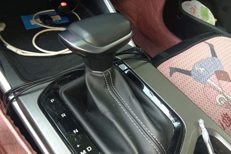 Used Geely Auto Emgrand 2023 4th Generation Champion Edition 1.5L CVT Prestige Model Gear Lever