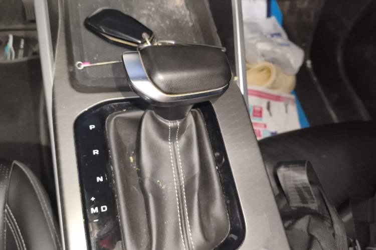 Used Geely Auto Emgrand 2023 4th Generation Champion Edition 1.5L CVT Luxury Model Gear Lever