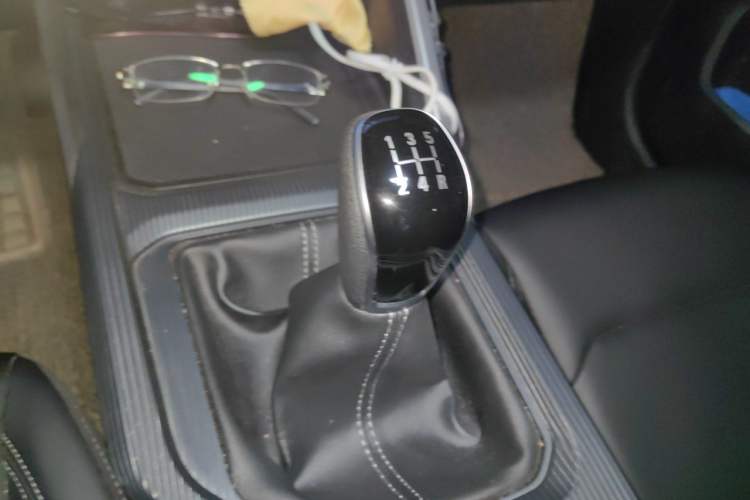 Used Geely Auto Emgrand 2023 4th Generation Champion Edition 1.5L Manual Luxury Model Gear Lever