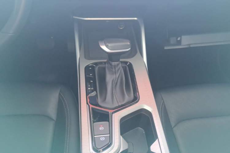 Used Geely Auto Emgrand 2023 4th Generation Champion Edition 1.5L CVT Luxury Model Gear Lever