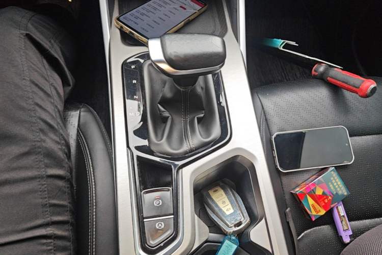 Used Geely Auto Emgrand 2023 4th Generation Champion Edition 1.5L CVT Prestige Model Gear Lever