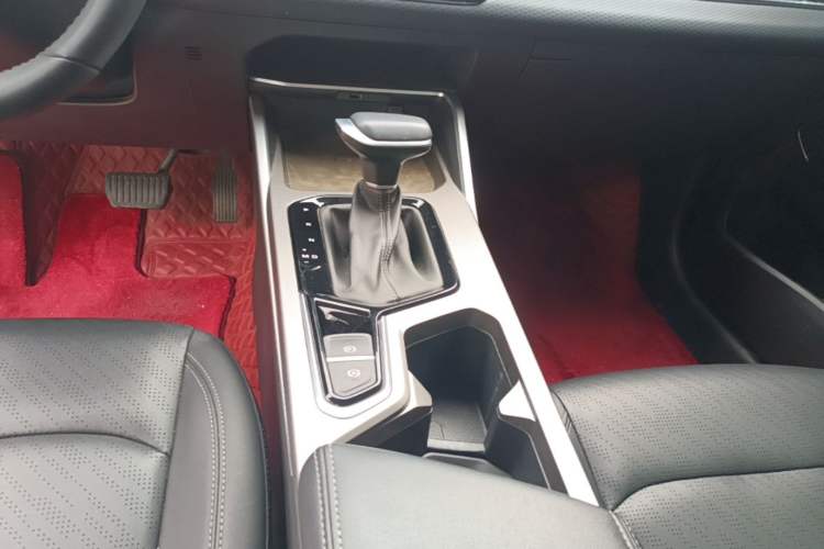 Used Geely Auto Emgrand 2023 4th Generation Champion Edition 1.5L CVT Prestige Model Gear Lever