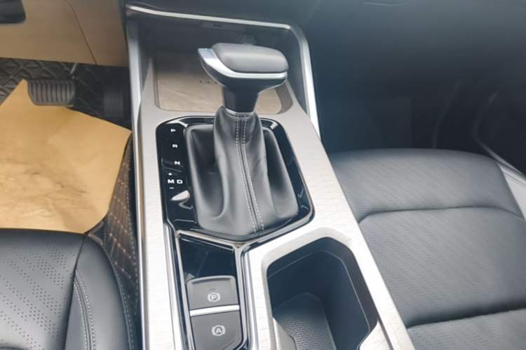 Used Geely Auto Emgrand 2023 4th Generation Champion Edition 1.5L CVT Prestige Model Gear Lever