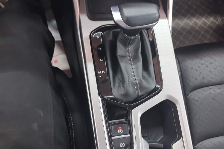Used Geely Auto Emgrand 2023 4th Generation Champion Edition 1.5L CVT Luxury Model Gear Lever