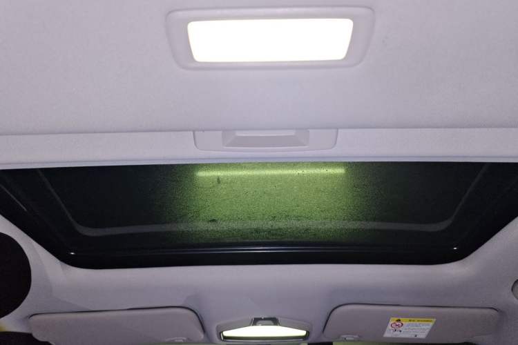 Used Geely Auto Emgrand 2023 4th Generation Champion Edition 1.5L CVT Prestige Model Headliner