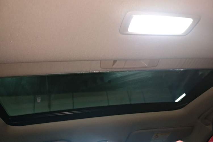 Used Geely Auto Emgrand 2023 4th Generation Champion Edition 1.5L CVT Prestige Model Headliner