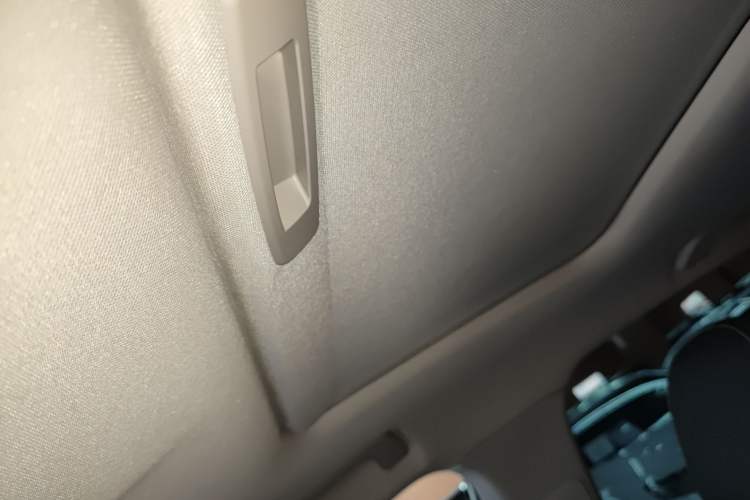 Used Geely Auto Emgrand 2023 4th Generation Champion Edition 1.5L CVT Prestige Model Headliner