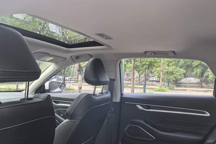 Used Geely Auto Emgrand 2023 4th Generation Champion Edition 1.5L CVT Prestige Model Headliner