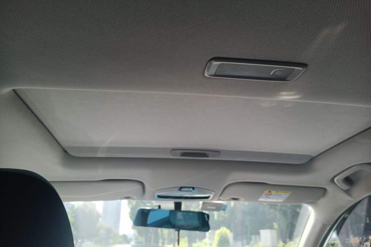 Used Geely Auto Emgrand 2023 4th Generation Champion Edition 1.5L CVT Flagship Model Headliner