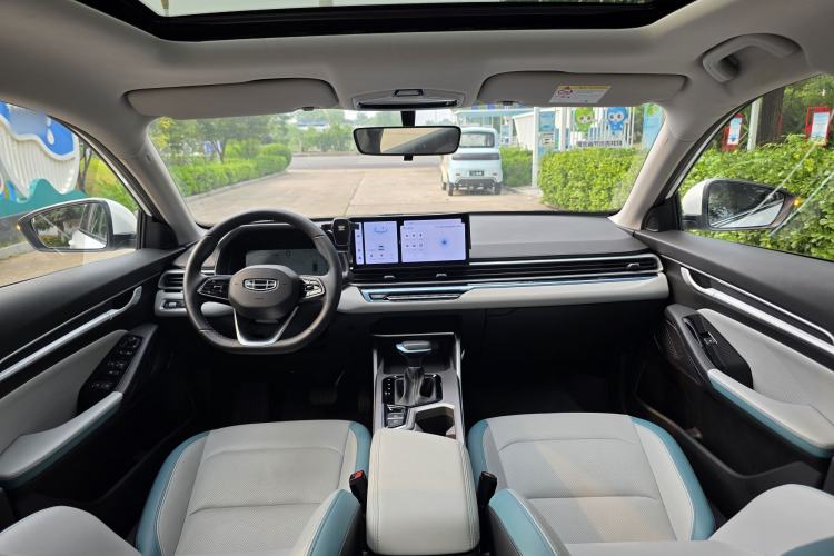 Used Geely Auto Emgrand 2023 4th Generation Champion Edition 1.5L CVT Flagship Model Headliner