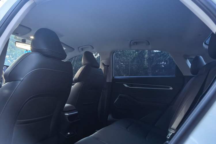 Used Geely Auto Emgrand 2023 4th Generation Champion Edition 1.5L Manual Luxury Model Headliner