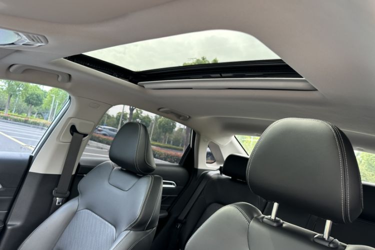 Used Geely Auto Emgrand 2023 4th Generation Champion Edition 1.5L CVT Luxury Model Headliner