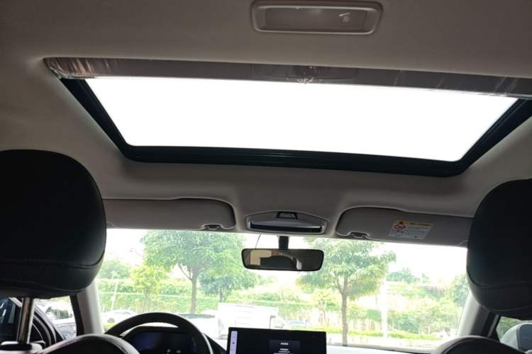 Used Geely Auto Emgrand 2023 4th Generation Champion Edition 1.5L CVT Prestige Model Headliner