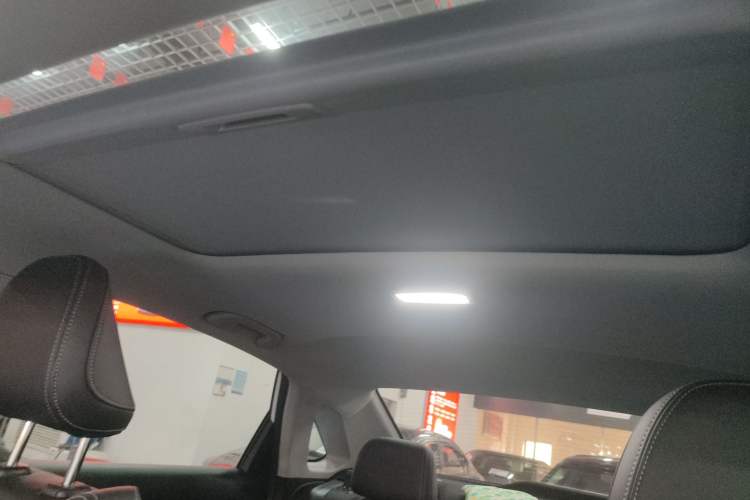 Used Geely Auto Emgrand 2023 4th Generation Champion Edition 1.5L CVT Prestige Model Headliner