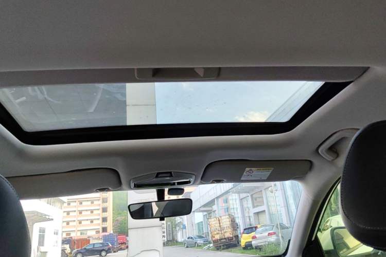 Used Geely Auto Emgrand 2023 4th Generation Champion Edition 1.5L CVT Luxury Model Headliner