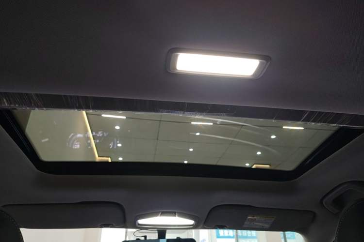 Used Geely Auto Emgrand 2023 4th Generation Champion Edition 1.5L CVT Prestige Model Headliner
