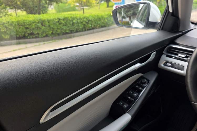 Used Geely Auto Emgrand 2023 4th Generation Champion Edition 1.5L CVT Flagship Model Interior 10