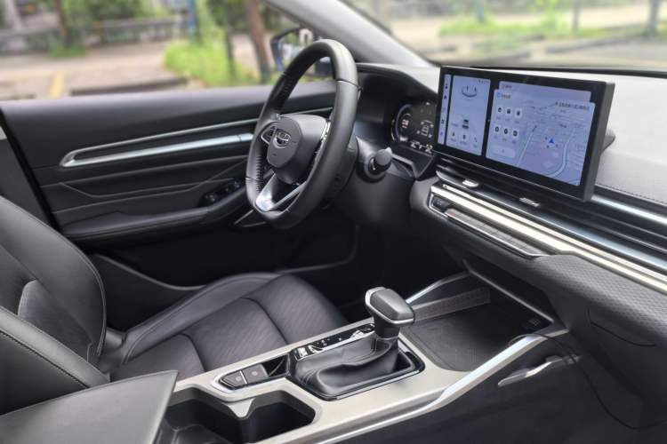 Used Geely Auto Emgrand 2023 4th Generation Champion Edition 1.5L CVT Prestige Model Interior 12