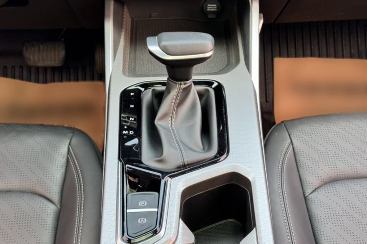 Used Geely Auto Emgrand 2023 4th Generation Champion Edition 1.5L CVT Prestige Model Interior 2